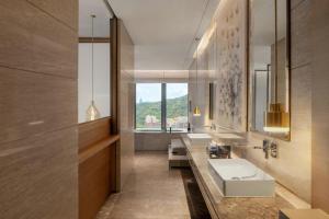 Ένα μπάνιο στο Sheraton Shenzhen Nanshan