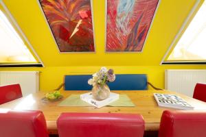 Posezení v ubytování Villa FarbenFroh + 32 fotografií