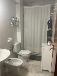 Kúpeľňa v ubytovaní Casa en el centro de Conil
