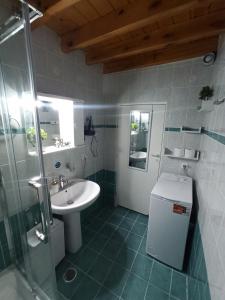 Ένα μπάνιο στο Little Angelo's Cottage - Greek Autumn Charm +24 φωτογραφίες