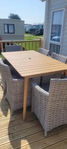 Μπαλκόνι ή βεράντα στο Elan Deluxe Holiday Home by the sea - private beach - Clacton On Sea - Bed Linen & Towels Included
