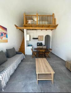 Gallery image of Aliki's Apartments in Vóthon +21 photos