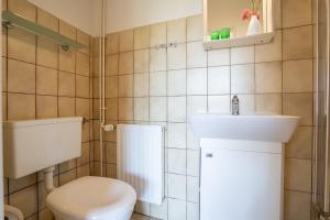 Koupelna v ubytování Blankwasserweg 131 Lensterstrand Oase Bungalow 3
