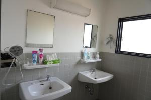 Kamar mandi di 高島市安曇川町琵琶湖徒歩3分エクシブ 高島 近くBbQ自転車無料貸出