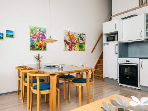 Køkken eller tekøkken på Cozy Retreat in Sondervig - By Traum Ferienwohnungen + 30 billeder