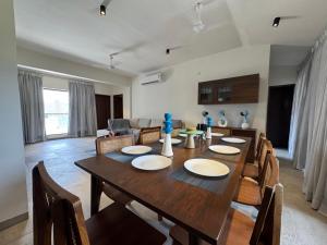 Posezení v ubytování 4 Bed Private Pool Pent House Villa Alibaug