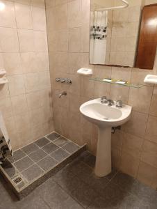Koupelna v ubytování Hotel Menfis