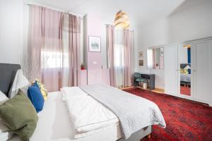 Postel nebo postele na pokoji v ubytování Charmante Privatzimmer in der Stadt