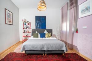 Postel nebo postele na pokoji v ubytování Charmante Privatzimmer in der Stadt