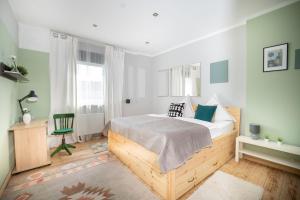 Postel nebo postele na pokoji v ubytování Charmante Privatzimmer in der Stadt