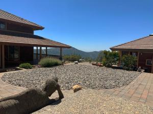 Gallery image of Priest Ranch with Guest House and Pool in Big Oak Flat