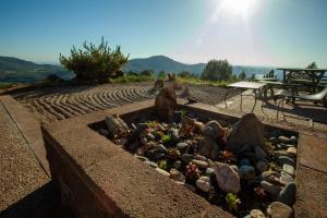 Gallery image of Priest Ranch with Guest House and Pool in Big Oak Flat
