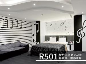 Uma cama ou camas num quarto em CD Motel