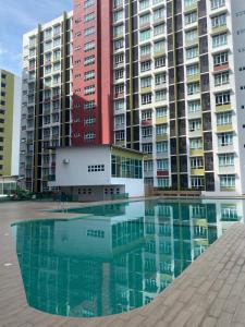 Πισίνα στο ή κοντά στο Comfy Stay