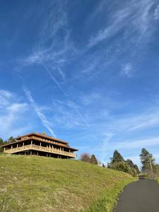 Gallery image of Priest Ranch with Guest House and Pool in Big Oak Flat