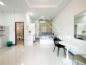 Posezení v ubytování Naiharn Green Valley number 15 16