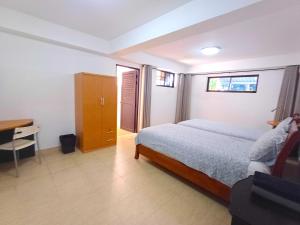 Un pat sau paturi într-o cameră la ROOM 1 at CET Resort with Pool, Padel, Tennis