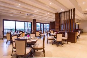 Ristorante o altro punto ristoro di Regenta Resort & Spa By Riverside, Chitwan
