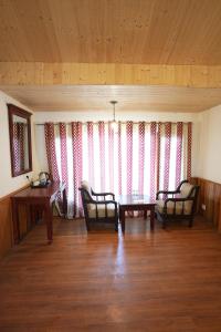 Istumisnurk majutusasutuses Hotel Monal