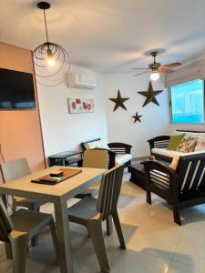 O zonă de relaxare la Apartamento 804A Cartagena El Laguito Bocagrande a 1 cuadra de la playa hermosa vista +7 fotografii
