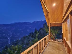 Gallery image of The Woodstone Farmstay Sainj Valley in Sainj