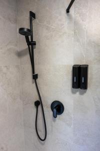 Bilik mandi di Pálavské Apartmány Original
