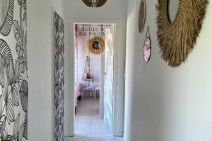 Ένα ή περισσότερα κρεβάτια σε δωμάτιο στο Les Carrels d'Omaha +1 φωτογραφίες