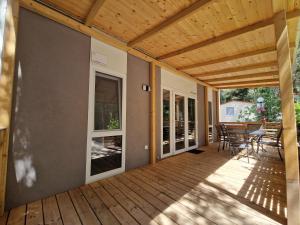 Foto da galeria de Camping Kozarica Mobile Homes em Pakoštane
