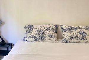 Postel nebo postele na pokoji v ubytování Nokhook House