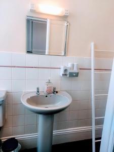 Фотография из галереи Lea Hurst B & B в Борнмуте