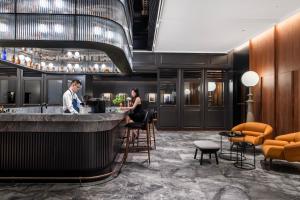 Гости Intercity Hotel Shanghai City Center - Free Mini Bar