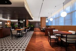 Гостиная зона в Intercity Hotel Shanghai City Center - Free Mini Bar