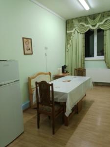 Postel nebo postele na pokoji v ubytování BB Student Hotel Khust