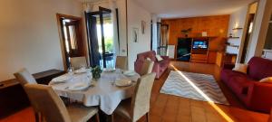 A kitchen or kitchenette at EVE HOUSE GARDALAKE Még 24 kép
