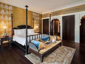 Postel nebo postele na pokoji v ubytování Fairmont Jaipur