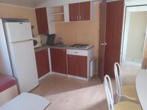 Imagen de la galería de Mobile Home sleeps 4, en Monsec