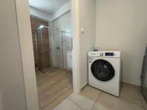 Φωτογραφία από το άλμπουμ του Ariadne Complex by Horizon Homes στο Οφρύνιο +7 φωτογραφίες