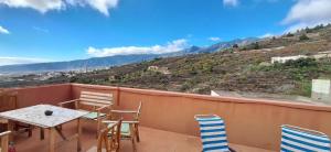 A general mountain view or a mountain view taken from the homestay