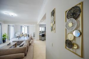 Posezení v ubytování Villa Kotetsi