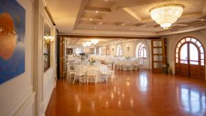 Restaurace v ubytování Altafiumara Resort & Spa