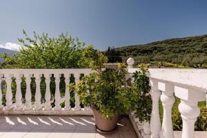 Gallery image of Eleni's Apartment Top Floor in Alikanas