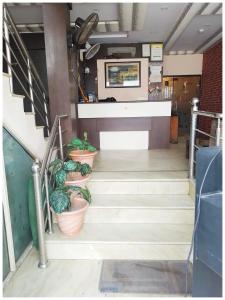 Galería fotográfica de HOTEL GANGA # PALACE Near Mathura Museum - Bus Stand - Mathura Railway Jucation - Parking and Wifi Facilities - Air Conditioning Luxury Room - A Top Rated Four Star Hotel en Mathura