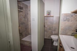 Ένα μπάνιο στο Varady's apartment with private parking +15 φωτογραφίες