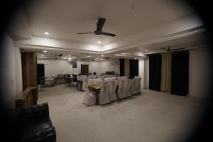 Imagen de la galería de Hotel The Black Gold, en Chandīgarh