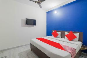 TV a/nebo společenská místnost v ubytování Hotel O JPS PALACE