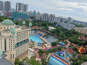 Piscina a Sunway Resort Suite Linked to Pyramid and Lagoon o a prop