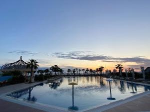 Bazén v ubytování Porta Kavalja Resort nebo v jeho okolí