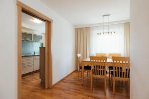 Kuchyň nebo kuchyňský kout v ubytování La Residence