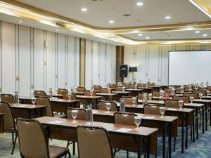 Zaplecze biznesowe lub konferencyjne w obiekcie Ibis Bandung Pasteur