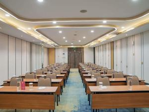 Zaplecze biznesowe lub konferencyjne w obiekcie Ibis Bandung Pasteur